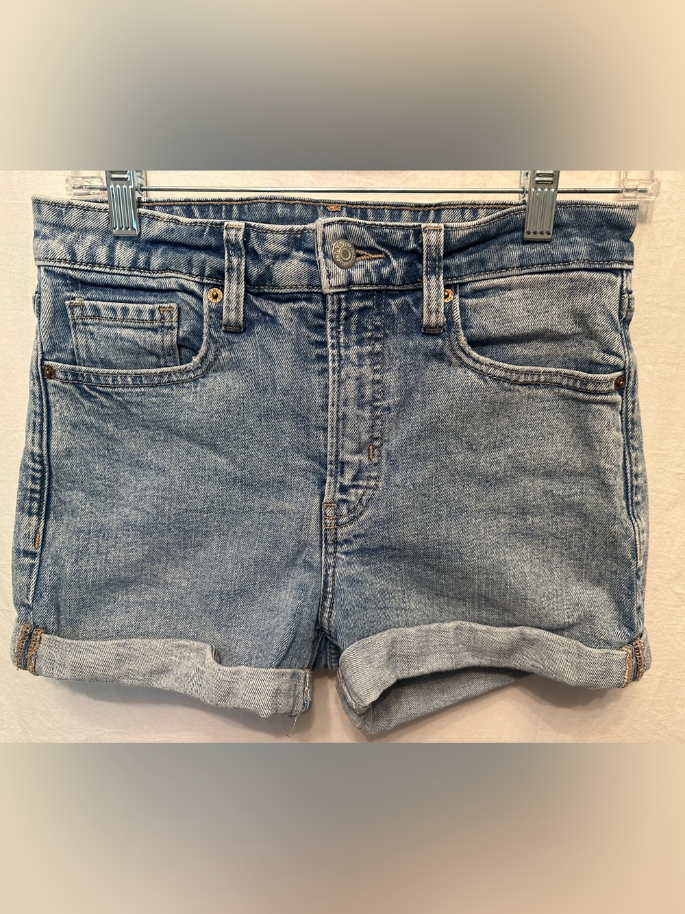 Old Navy High Rise Cuffed Denim Shorts Size 4 Light Wash Jean